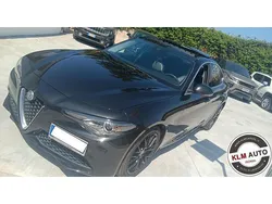 Nero(met.) Usata 2018 Alfa Romeo Giulia Super Tre volumi | 21.000 € (Buon prezzo)