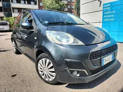 Argento Usata 2012 Peugeot 107 Due volumi | 6990 € (Buon prezzo)