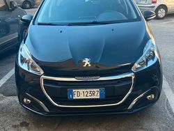 Nero Usata 2016 Peugeot 208 Due volumi | 6900 € (Molto cara)
