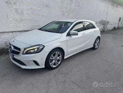 Bianco Usata 2018 Mercedes A180 Tre volumi | 15.950 € (Buon prezzo)
