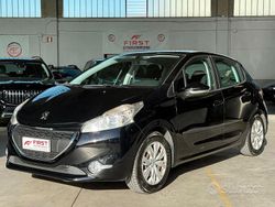 Nero Usata 2014 Peugeot 208 Allure Due volumi | 5900 € (Buon prezzo)
