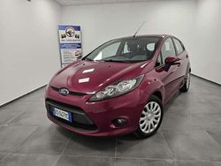 Viola Usata 2008 Ford Fiesta Titanium Tre volumi | 4390 € (Buon prezzo)