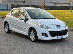 Bianco Usata 2011 Peugeot 207 Tre volumi | 3950 € (Buon prezzo)