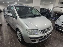 Grigio argento Usata 2012 Fiat Idea Emotion Monovolume | 3490 € (Ottimo prezzo)