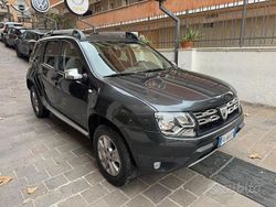 Grigio Usata 2015 Dacia Duster Lauréate SUV | 6950 € (Buon prezzo)