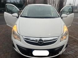 Bianco Usata 2013 Opel Corsa Tre volumi | 3950 € (Buon prezzo)