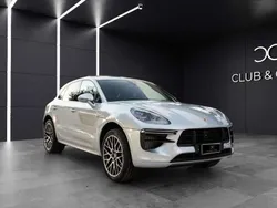 Argento met Usata 2020 Porsche Macan Turbo Chrono SUV | 67.500 € (Molto cara)