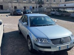 Grigio Usata 2004 VW Passat Tre volumi | 1800 € (Cara)