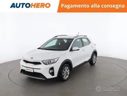 Bianco Usata 2020 Kia Stonic Style SUV | 13.399 € (Buon prezzo)