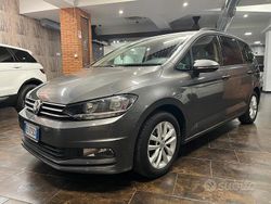 Grigio Usata 2016 VW Touran Comfortline Monovolume | 11.300 € (Buon prezzo)