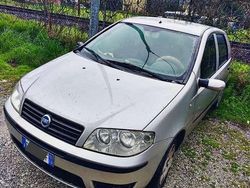 Usata 2005 Fiat Punto Active Tre volumi | 1550 € (Buon prezzo)