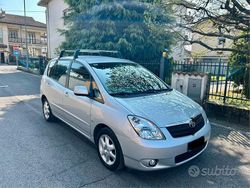 Usata 2004 Toyota Corolla Verso Monovolume | 1400 € (Buon prezzo)