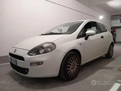 Usata 2016 Fiat Grande Punto Due volumi | 3600 € (Buon prezzo)