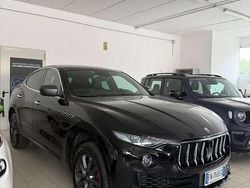 Nero Usata 2017 Maserati Levante SUV | 30.900 € (Ottimo prezzo)