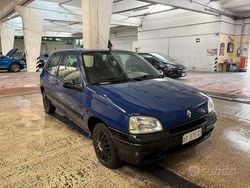 Blu Usata 1997 Renault Clio Tre volumi | 999 €