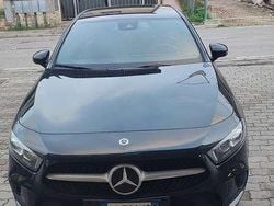 Nero Usata 2020 Mercedes 180 Business Tre volumi | 25.000 € (Cara)