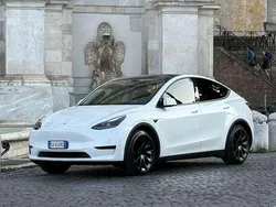 Usata 2024 Tesla Model Y Standard Range SUV | 41.700 € (Cara)