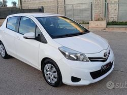 Bianco Usata 2011 Toyota Yaris Style Tre volumi | 4900 € (Buon prezzo)