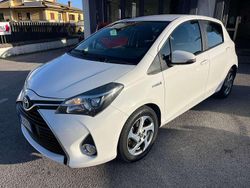 Bianco Usata 2016 Toyota Yaris Hybrid Edition Tre volumi | 9700 € (Buon prezzo)
