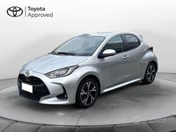 Silver met Usata 2020 Toyota Yaris Hybrid Trend Tre volumi | 17.000 € (Buon prezzo)