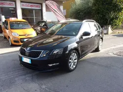 Nero Usata 2019 Skoda Octavia G-TEC Executive Station wagon | 9500 € (Super prezzo)