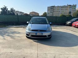 Blu/azzurro Usata 2005 Ford Fiesta Ghia Tre volumi | 2300 € (Buon prezzo)