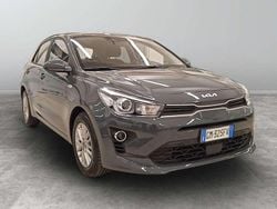 Grigio scuro Usata 2023 Kia Rio Style Tre volumi | 15.900 € (Buon prezzo)