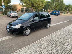 Nero Usata 2009 Opel Zafira Monovolume | 2500 €