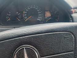 Grigio Usata 1999 Mercedes E250 Tre volumi | 1800 €