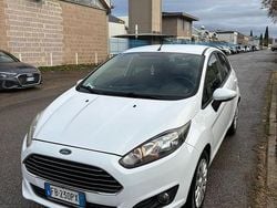 Bianco Usata 2016 Ford Fiesta Tre volumi | 5200 € (Super prezzo)