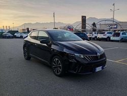 Nero etoile Usata 2025 Renault Clio V Techno Tre volumi | 16.900 € (Buon prezzo)