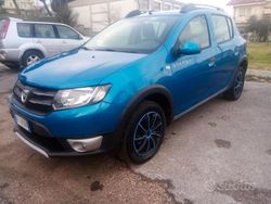 Blu Usata 2016 Dacia Sandero Prestige Due volumi | 7000 € (Buon prezzo)