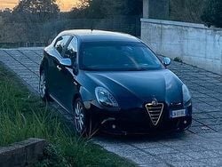 Nero Usata 2010 Alfa Romeo Giulietta Tre volumi | 4000 € (Ottimo prezzo)
