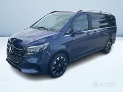 Blu Nuova 2025 Mercedes V250 Avantgarde Monovolume | 77.400 € (Buon prezzo)