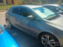 Usata 2010 Opel Astra Cosmo Tre volumi | 4500 € (Cara)