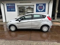 Grigio Usata 2009 Ford Fiesta Tre volumi | 5000 € (Buon prezzo)