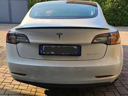 Bianco Usata 2020 Tesla Model 3 Long Range Tre volumi | 27.000 € (Buon prezzo)