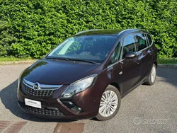 Prugna metallizzato Usata 2016 Opel Zafira Tourer Cosmo Monovolume | 9497 €