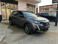 Grigio Usata 2022 Peugeot 2008 SUV | 16.500 € (Buon prezzo)