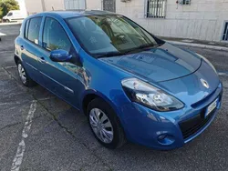 Blu/azzurro Usata 2011 Renault Clio II Tre volumi | 3200 € (Buon prezzo)