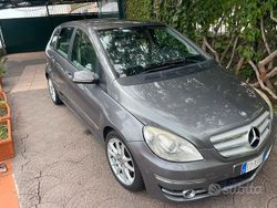 Grigio Usata 2010 Mercedes B200 Premium Monovolume | 2599 € (Super prezzo)