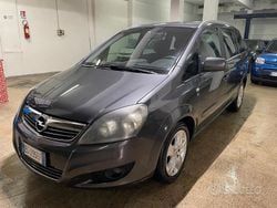 Grigio Usata 2011 Opel Zafira Cosmo Monovolume | 1800 € (Buon prezzo)
