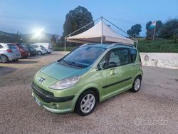 Verde Usata 2006 Peugeot 1007 Monovolume | 2000 € (Buon prezzo)