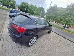 Blu Usata 2012 Alfa Romeo Giulietta Due volumi | 5500 € (Buon prezzo)