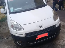 Usata 2013 Peugeot Partner Monovolume | 2500 € (Super prezzo)