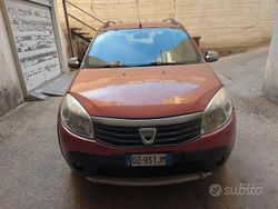 Rosso Usata 2009 Dacia Sandero Stepway Due volumi | 1800 € (Ottimo prezzo)