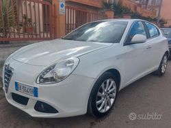 Bianco Usata 2011 Alfa Romeo Giulietta Tre volumi | 6500 € (Buon prezzo)