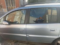Grigio Usata 2004 Opel Zafira Elegance Monovolume | 1000 € (Ottimo prezzo)