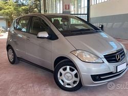 Argento Usata 2010 Mercedes A150 Edition Tre volumi | 5200 € (Buon prezzo)
