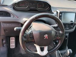 Bianco Usata 2012 Peugeot 208 Due volumi | 6000 € (Molto cara)